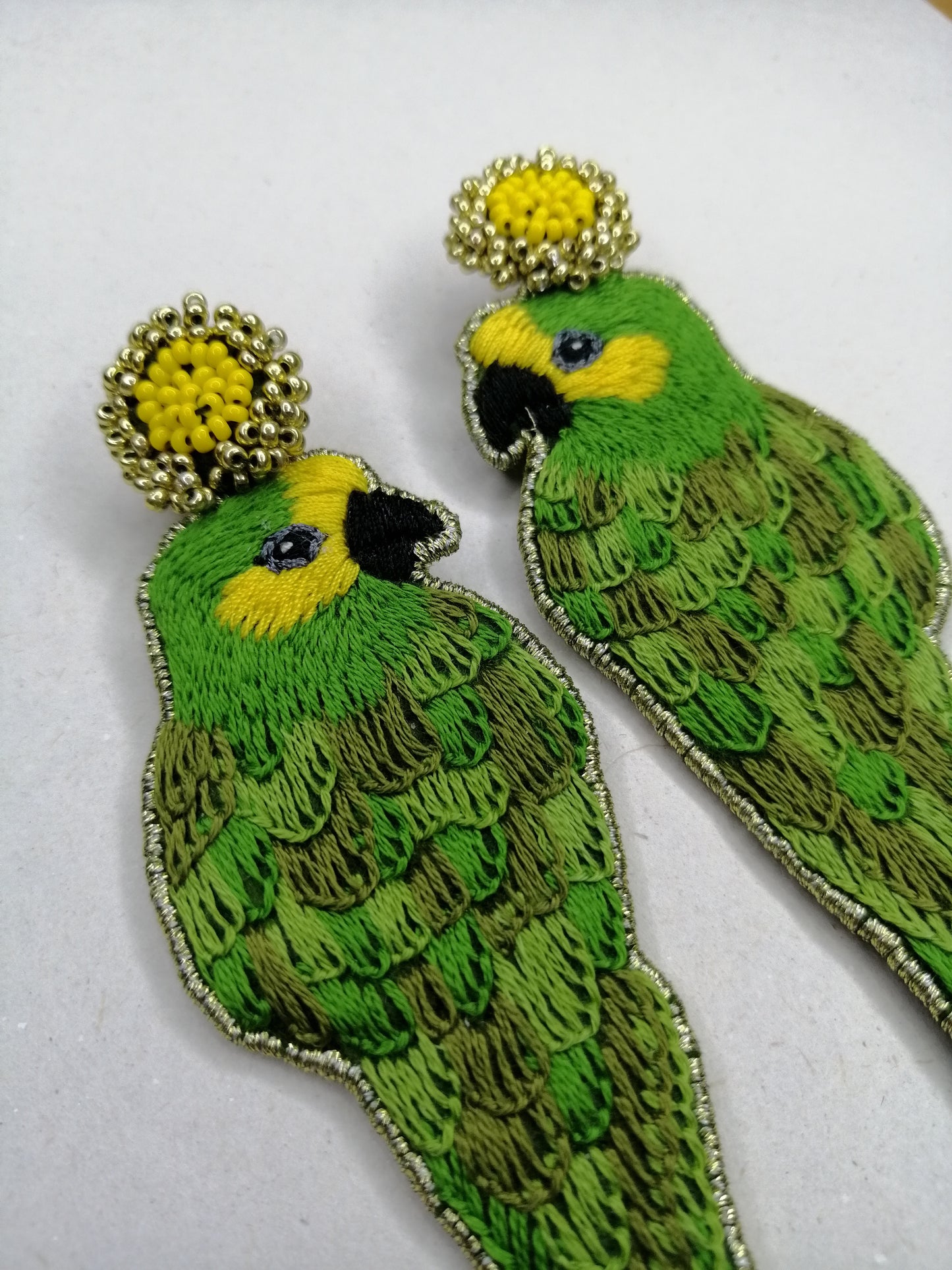 Aretes Loro Orejiamarillo
