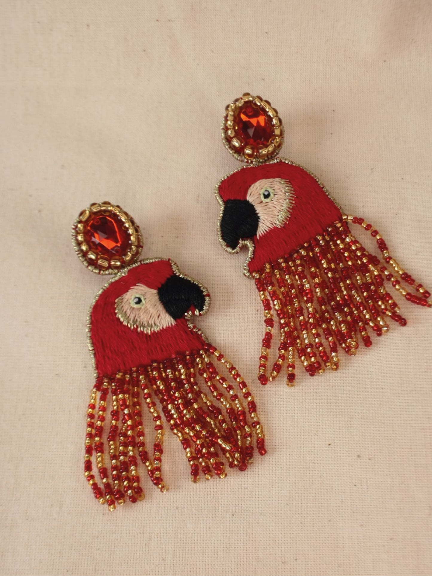 Aretes Guacamaya Roja