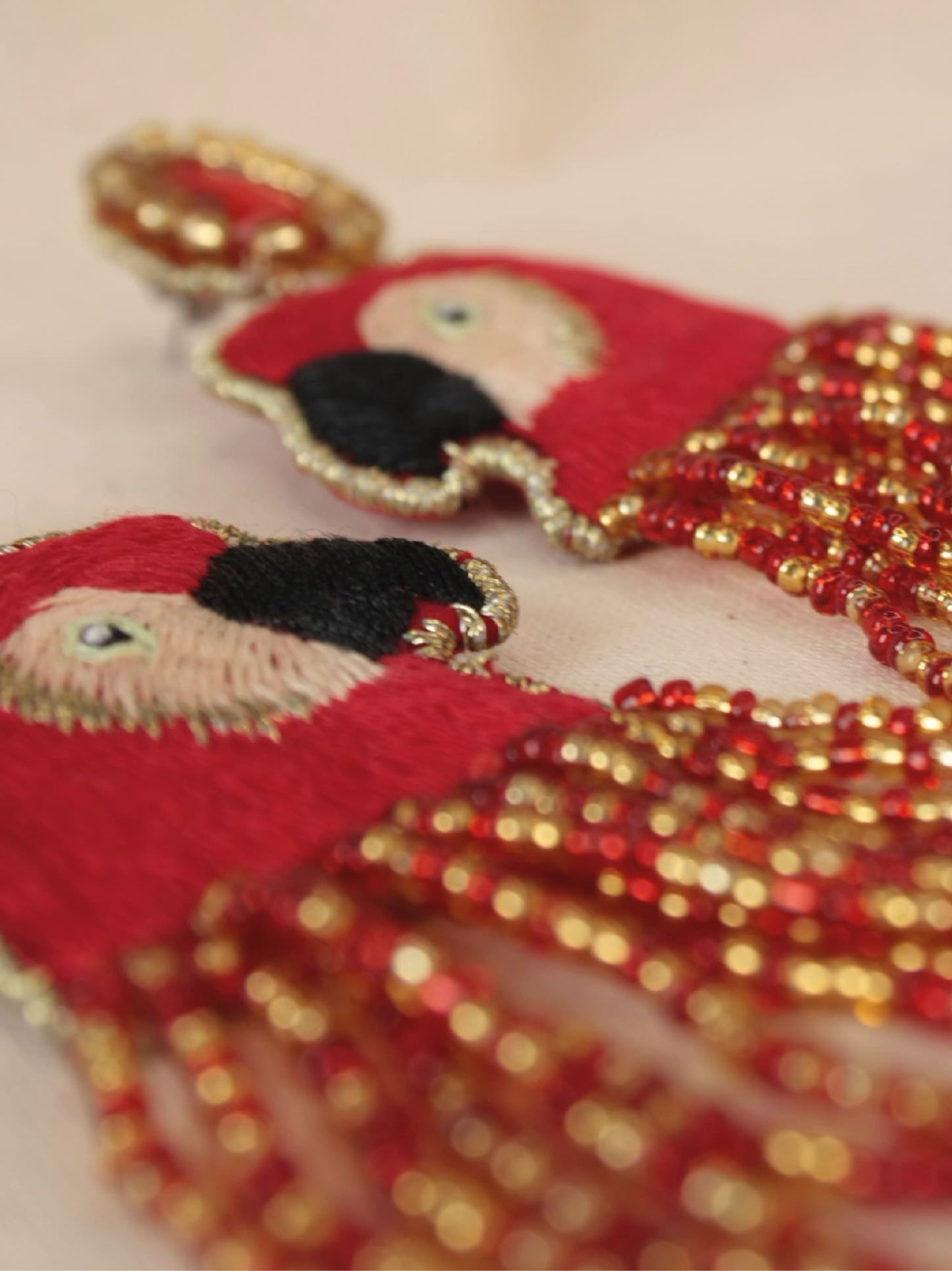 Aretes Guacamaya Roja