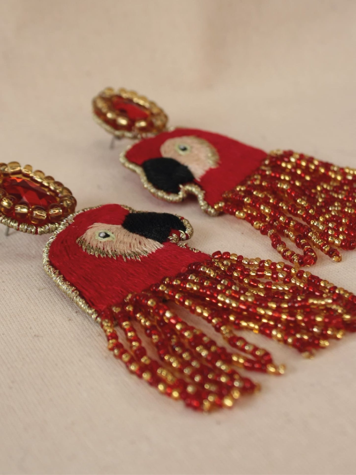 Aretes Guacamaya Roja